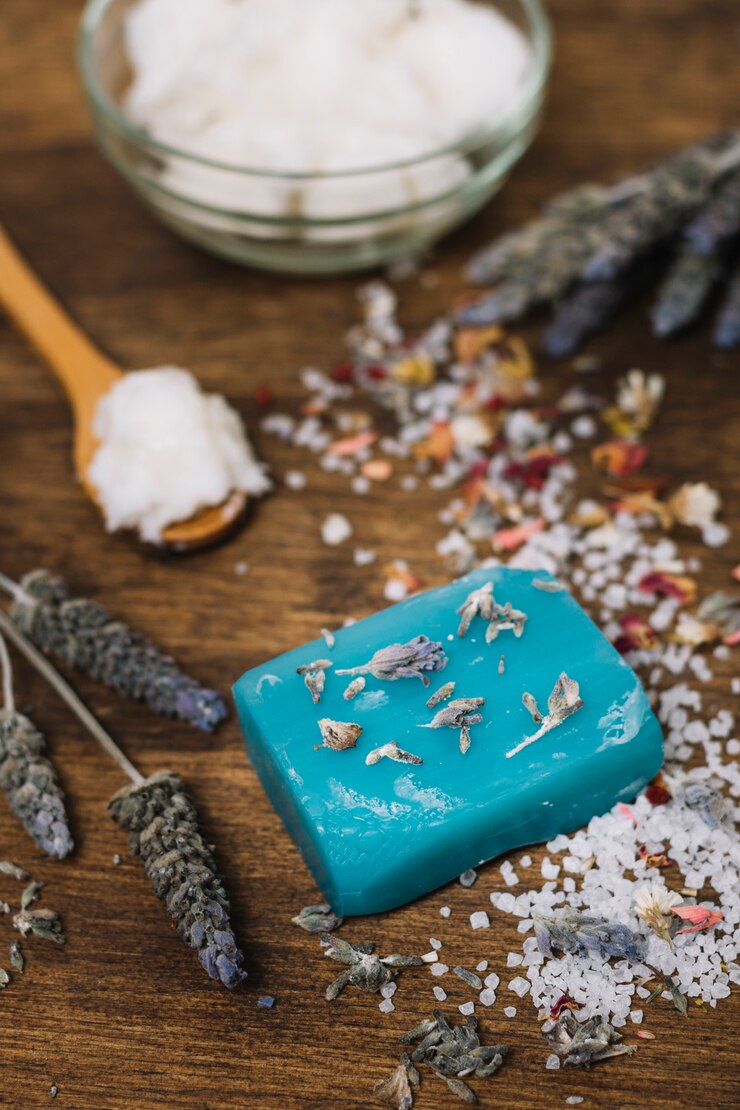 Pourquoi adopter le savon en poudre pour le corps ? Avantages et mode d’emploi