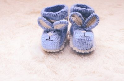 Quels vêtements choisir pour un nouveau-né ? Guide complet